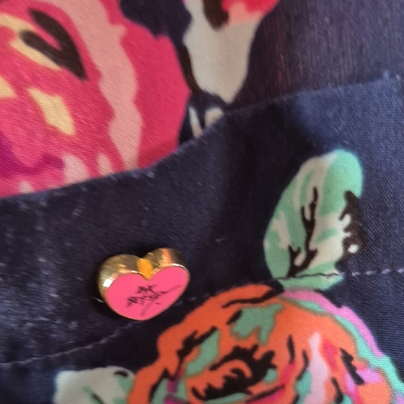 Betsey Johnson Whimsy Scrub Top - Picture 5 of 6